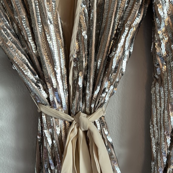 Sequin wrap dress - Picture 6 of 9